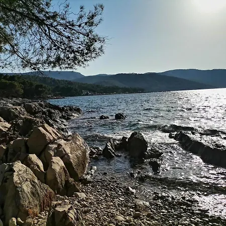 Stone House Zora Daire