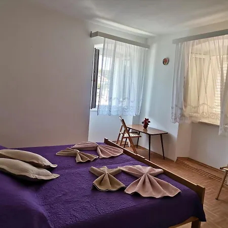 Stone House Zora Daire